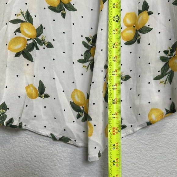 Torrid 00/0 M/L 10/12 Women’s Crepe Shirttail Kimono in Sweet Lemons 3/4 Sleeves - Picture 9 of 11